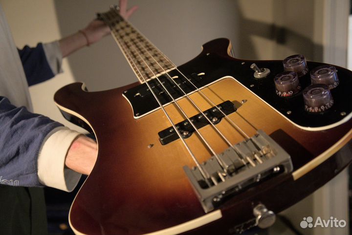 Бас-гитара Jolana D-bass