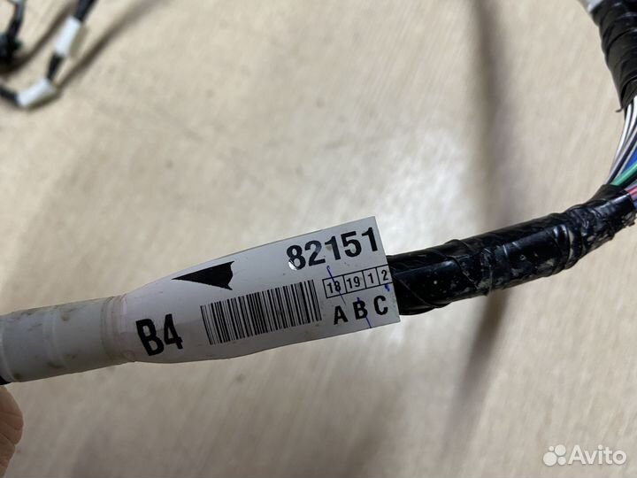 Проводка передней правой двери Toyota Hilux 8