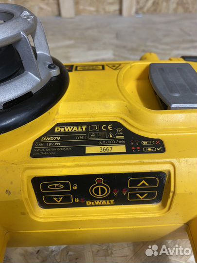 Нивелир Dewalt DW079