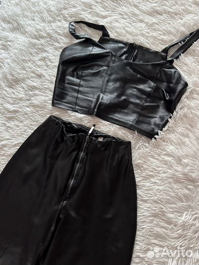 Костюм кожаный женский
