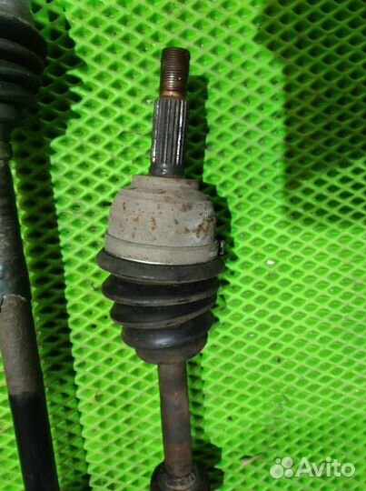 Привод передний левый правый Nissan Note (E11)