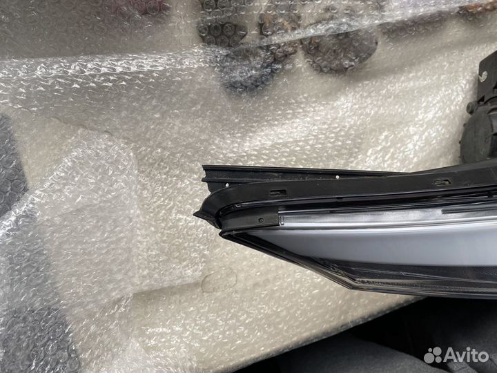 92102A2220 Hyundai-Kia Фара правая KIA ceed 2012)