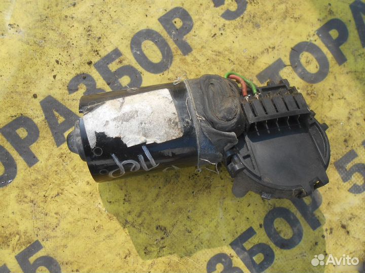 Моторчик стеклоочистителя перед VW Passat (B5) 200