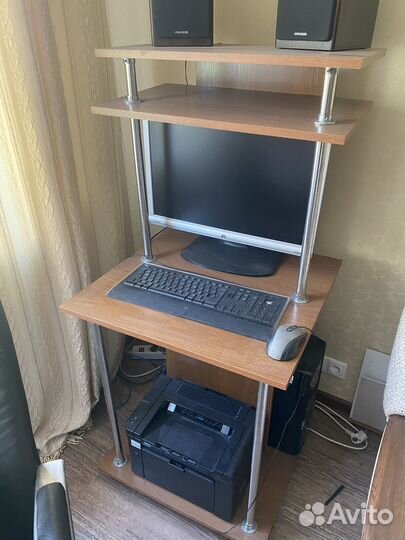 Компьютерный стол