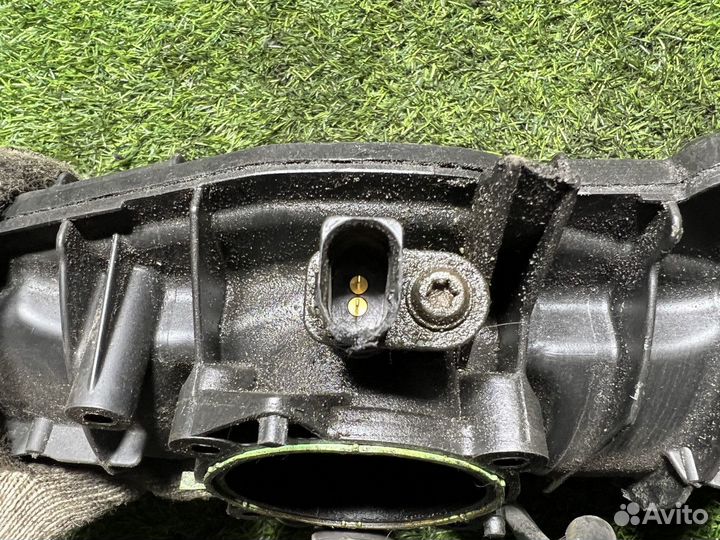 Коллектор впускной Volkswagen Passat