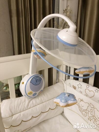 Игрушка на кроватку