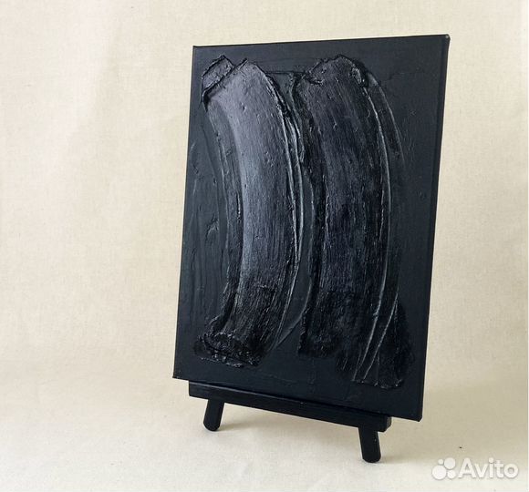 Черная картина, абстракция с фактурой