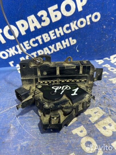Передний правый замок двери Ford Focus 1 седан