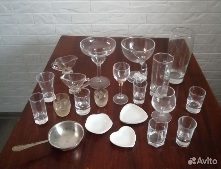 Кувшины и графины, кружки пивные, рюмки, фужеры