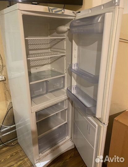 Холодильник Indesit