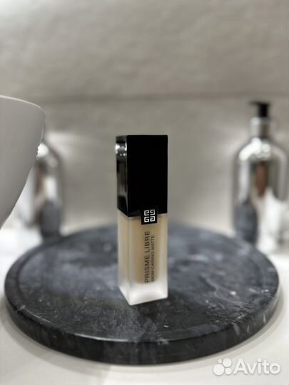 Тональный крем givenchy