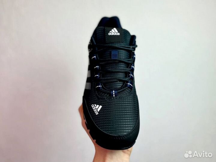 Кроссовки Adidas современные