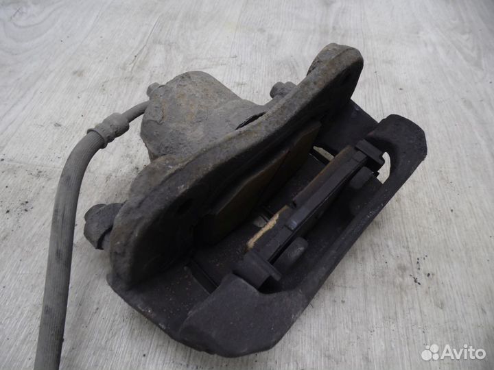 Суппорт тормозной передний левый Hyundai Creta 201