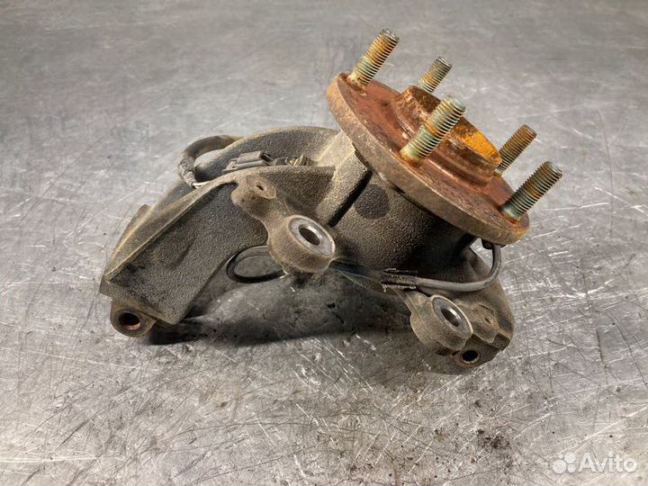 Кулак поворотный передний левый правый Mazda 3