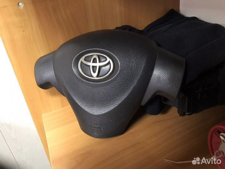 Toyota Corolla E15 подушка безопасности