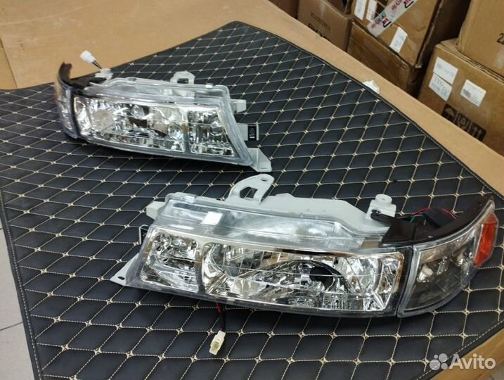 Фары Toyota Chaser 90 Штатные Светлые R2593