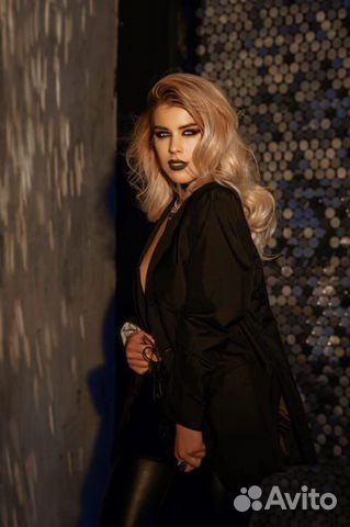 Певица Holy Ariel. Шоу