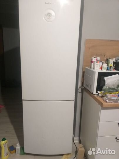 Продаю холодильник