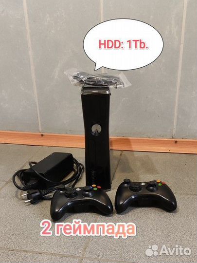 Xbox 360S (135 игр + 2 геймпада)