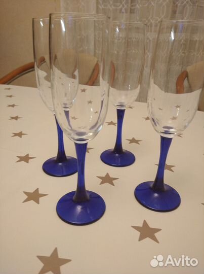 Кофейные чашки, бокалы, посуда