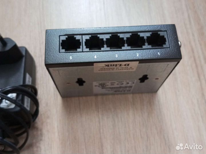Сетевой коммутатор D-Link
