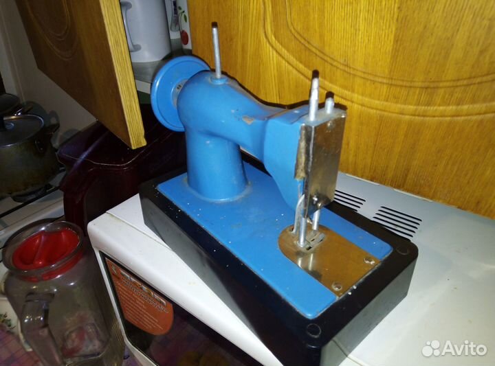 Детская швейная машинка СССР