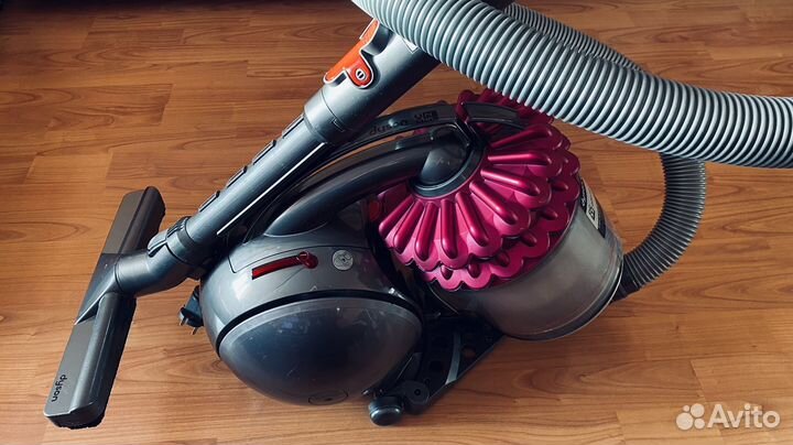 Пылесос Dyson DC52