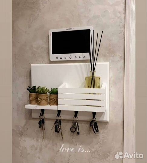 Ключница прячет щиток