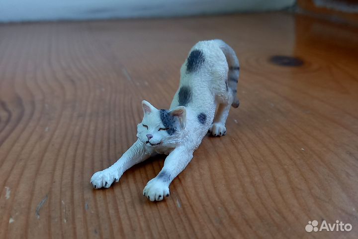 Фигурка Schleich 13677 кот потягивается