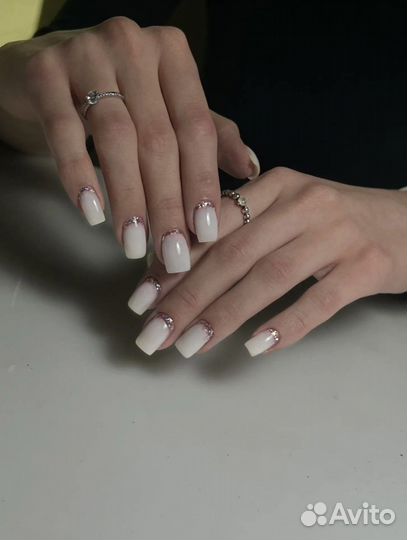 Маникюр(классика,аппаратный,комби),наращивание ног