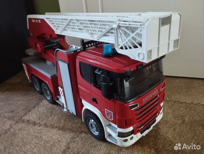 Машина пожарная Bruder