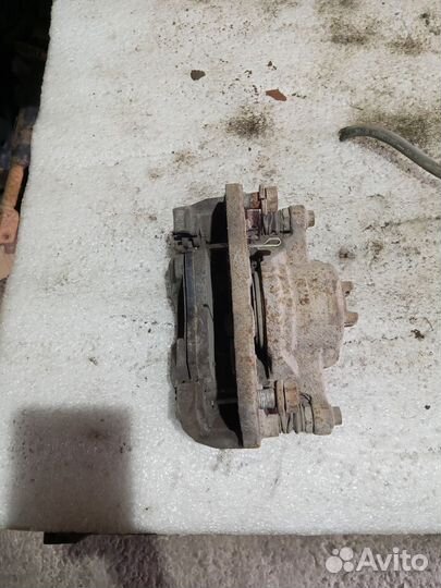 Суппорта передние Suzuki Liana 1.6