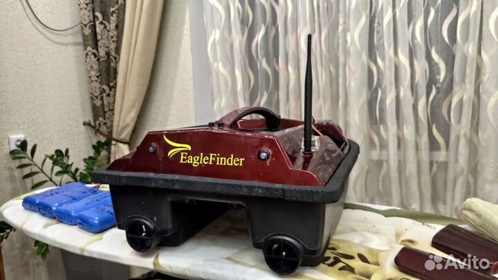 Прикормочный кораблик с gps и эхолотом