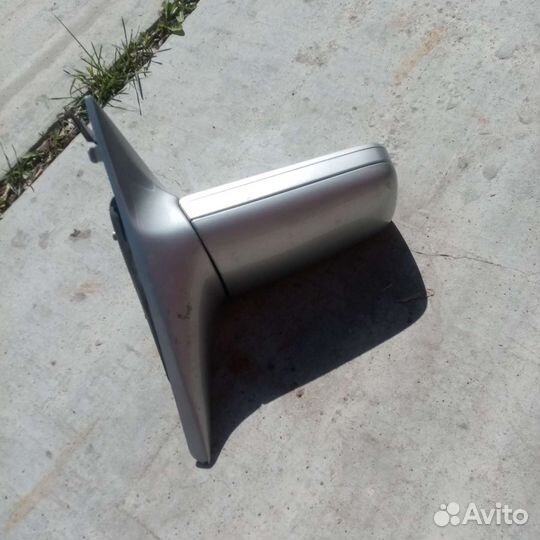Зеркало заднего вида на mercedes