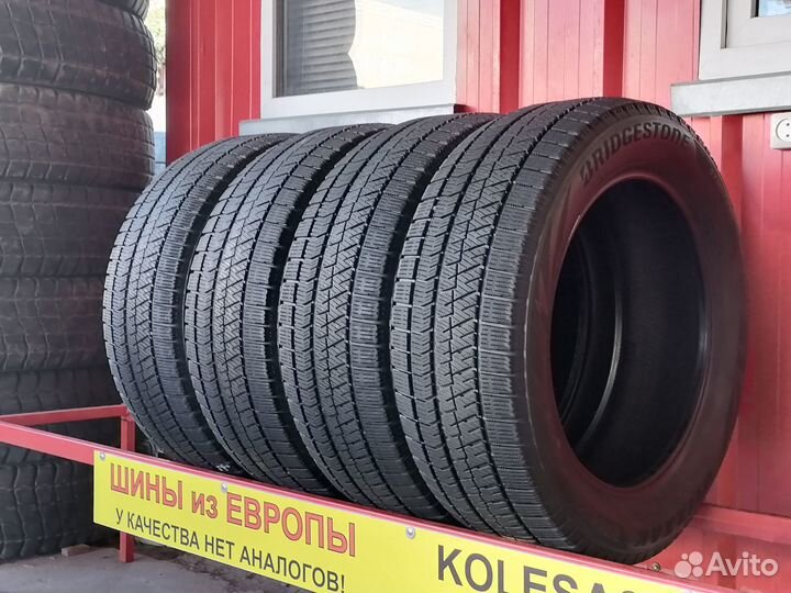 Bridgestone Blizzak VRX2 215/55 R17