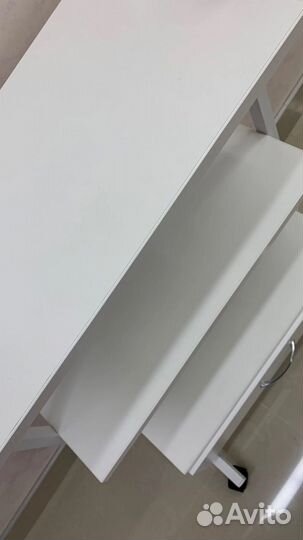 Столик для косметолога