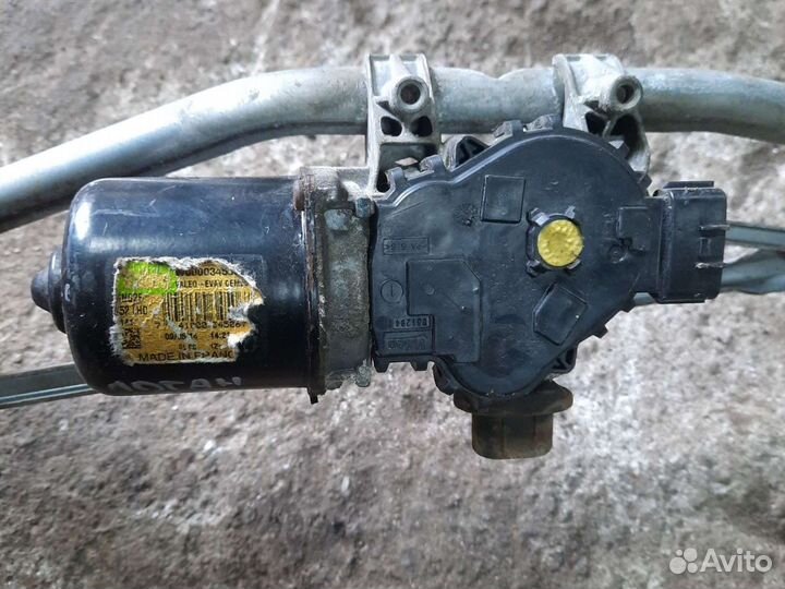 Трапеция дворников Рено Логан 2