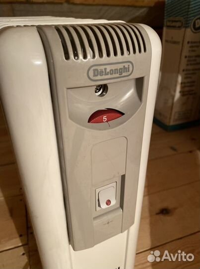 Обогреватель - радиатор масляный delonghi H290920M