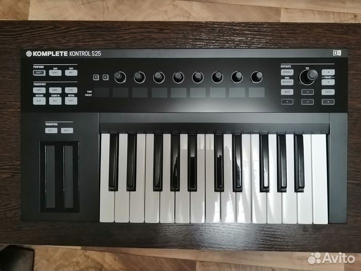 Native Instruments Komplete Kontrol S25