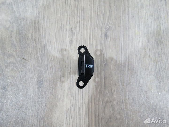 Кнопка приборной панели Kia Rio 3