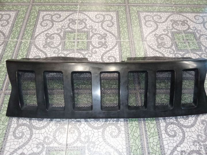 Решетка радиатора renault duster стиль Cheroker