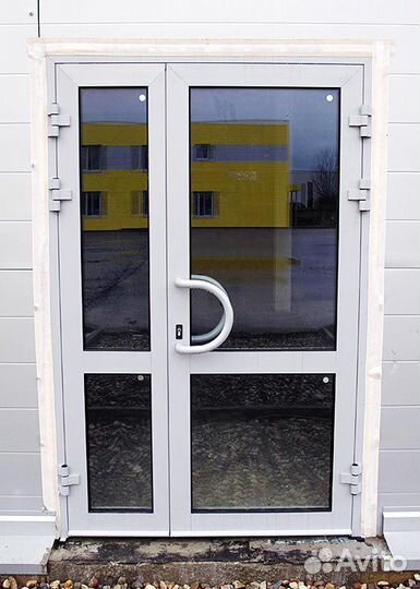 Алюминиевая дверь теплая