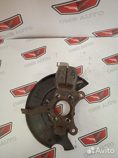 Кулак поворотный передний левый Гольф 6