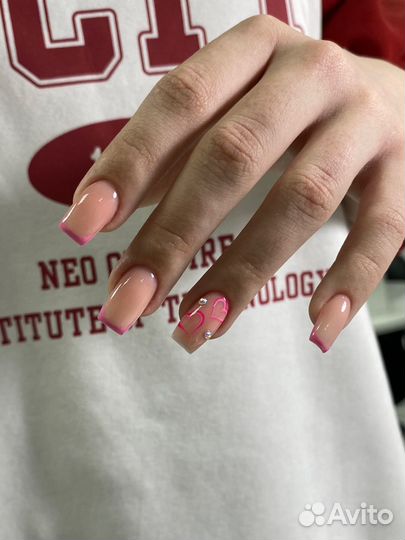 Маникюр и педикюр