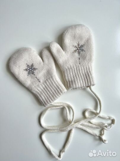 Комплект шапка и варежки для девочки