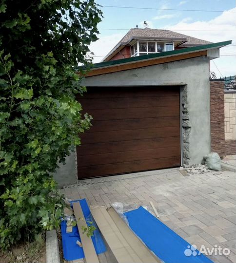 Секционные ворота