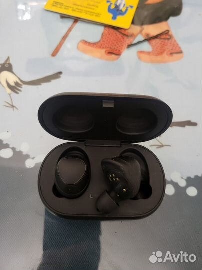 Беспроводные наушники Samsung Gear Iconx 2018