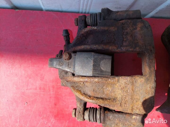 Суппорт передний Mercedes-Benz W202 M104