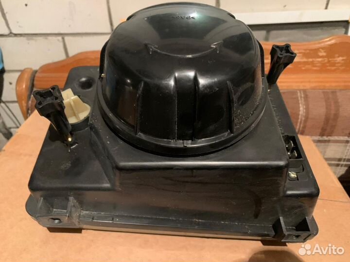 Фара передняя правая