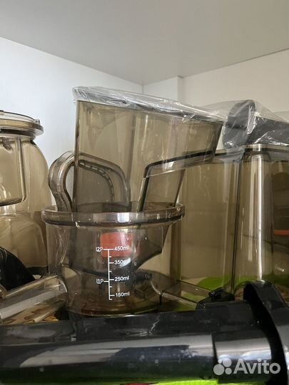 Соковыжималка шнековая электрическая